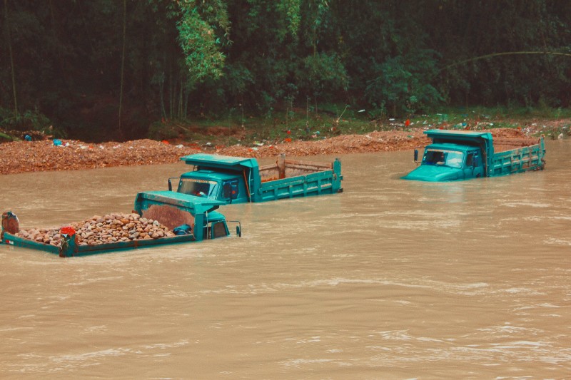 Mơ thấy lũ lụt dâng cao đánh con gì