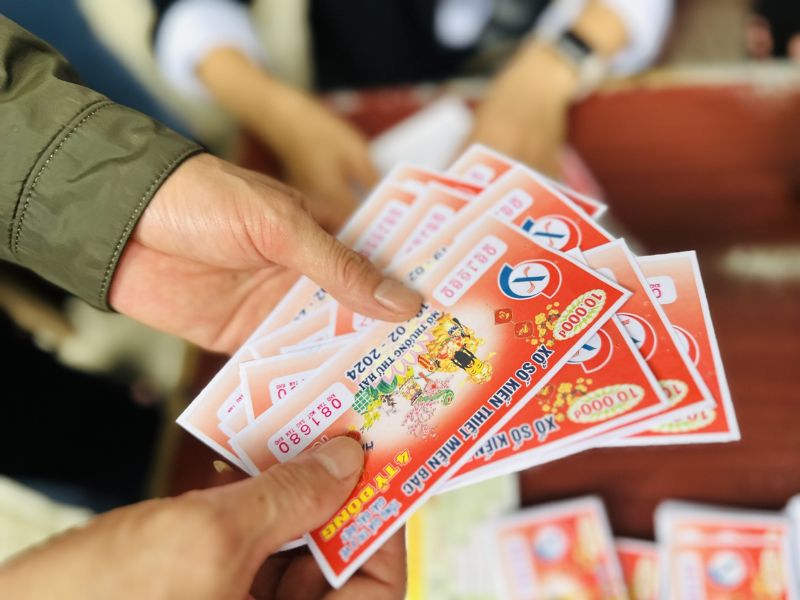 Đổi vé số trúng ở Hà Nam 2