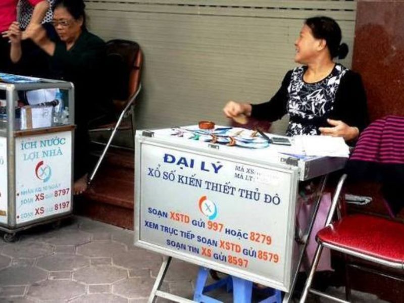 Đổi vé số trúng ở Hà Nội 3